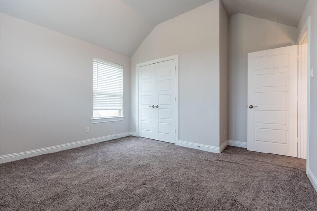 Building Photo - 16611 Highland Country Dr