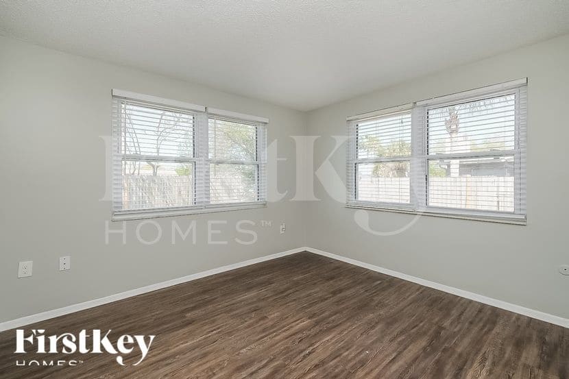 Building Photo - 3641 Windham Dr
