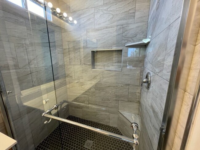 Building Photo - 3 Bedroom plus Den w/2.5 Bathrooms Chandler (AZ Ave. and Warner)