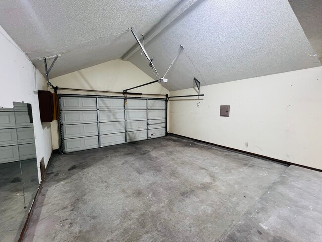 Building Photo - 11876 Vere Leasure Dr