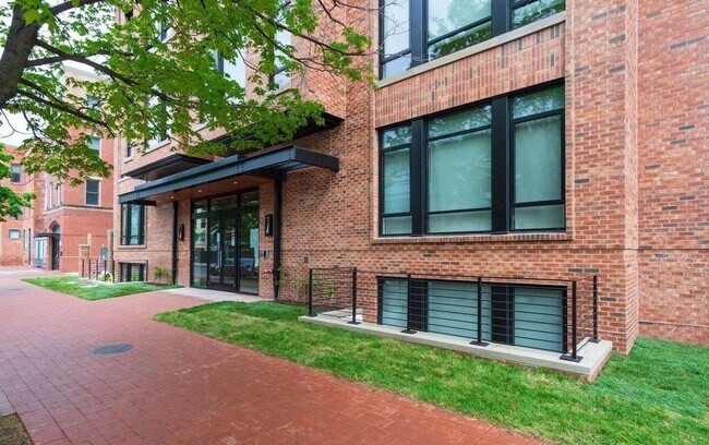 Building Photo - One Bedroom Condo in the Heart of the City + Rooftop Deck **Half Month Free on 12 Month Lease**