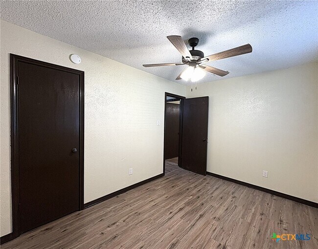 Building Photo - 613 Co Rd 4876