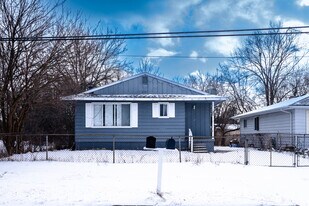 Building Photo - 1490 Brady Ave