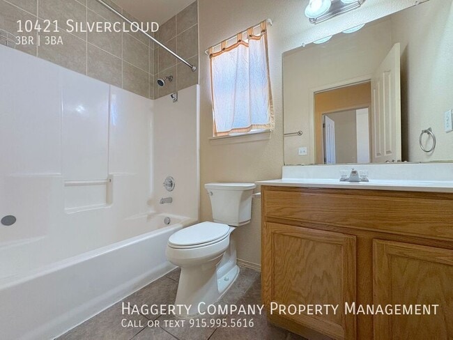 Building Photo - 10421 Silvercloud-