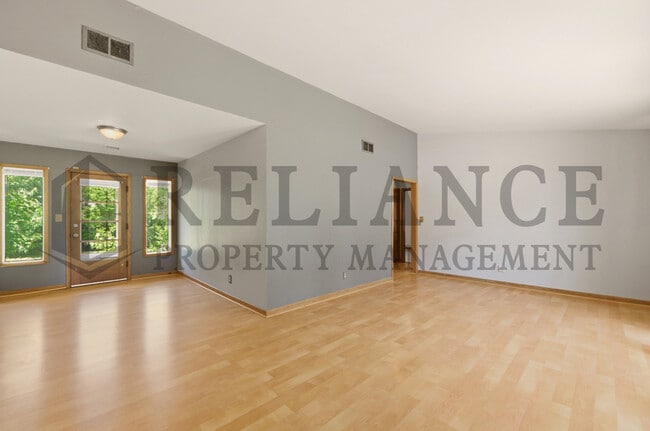Building Photo - 6216 E Orme St