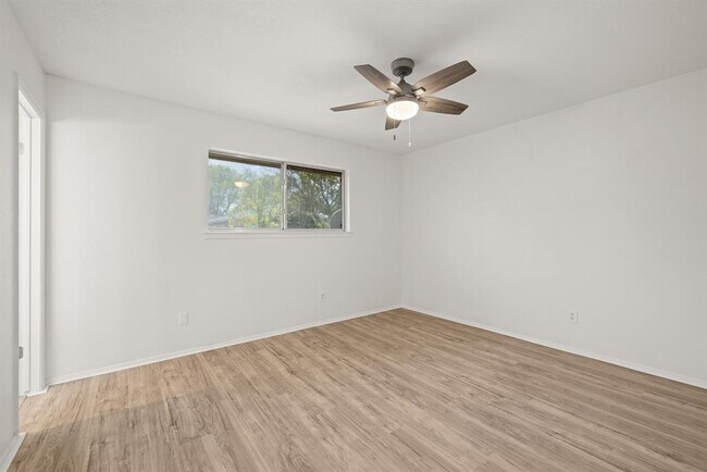 Building Photo - 2401 Singletree Ave