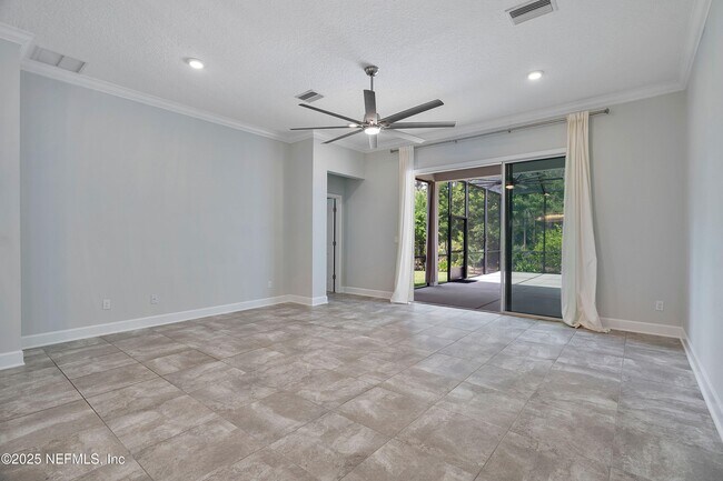 Building Photo - 150 Whisper Rock Dr