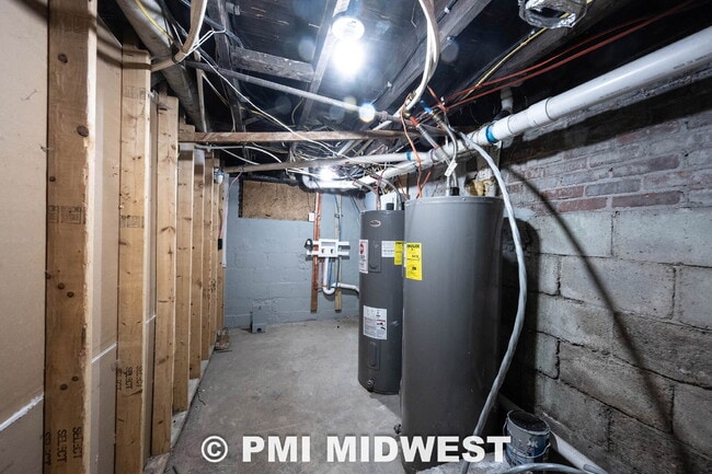 Building Photo - "Spacious 3-Bed, 2-Bath Gem in Indianapolis - Modern Comfort Awaits!"