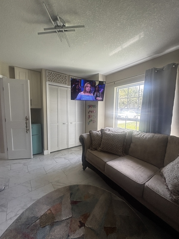 Building Photo - 12672 Lakebrook Dr
