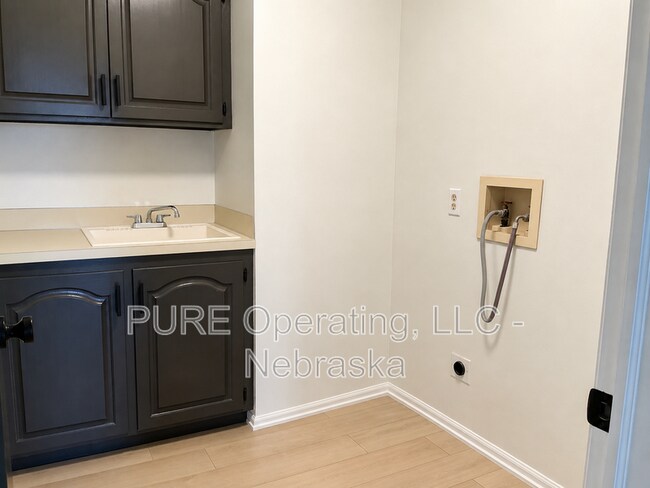 Building Photo - 15527 Mason Cir