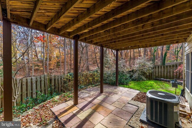 Building Photo - 12165 Abbey Glen Ct