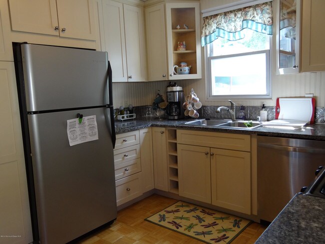 Building Photo - 132 Stockton Ave