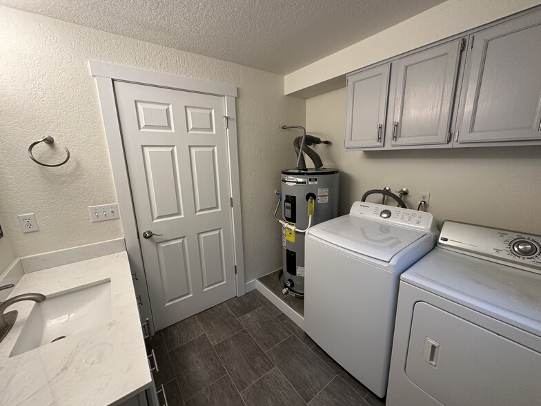 Building Photo - 821 Kaiser Rd NW