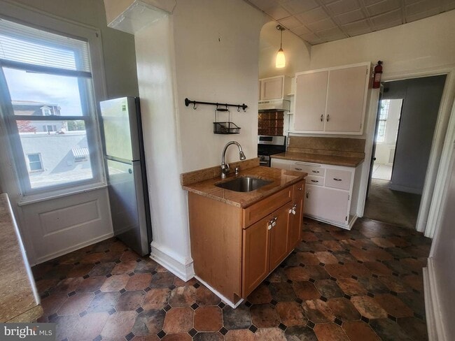 Building Photo - 6709 N 6th St