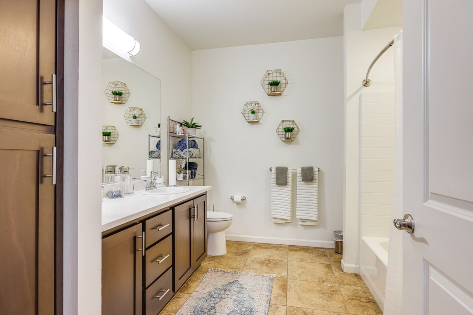 Building Photo - 140 Ivy Ave