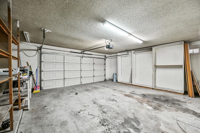Building Photo - 7725 E Rovey Ave