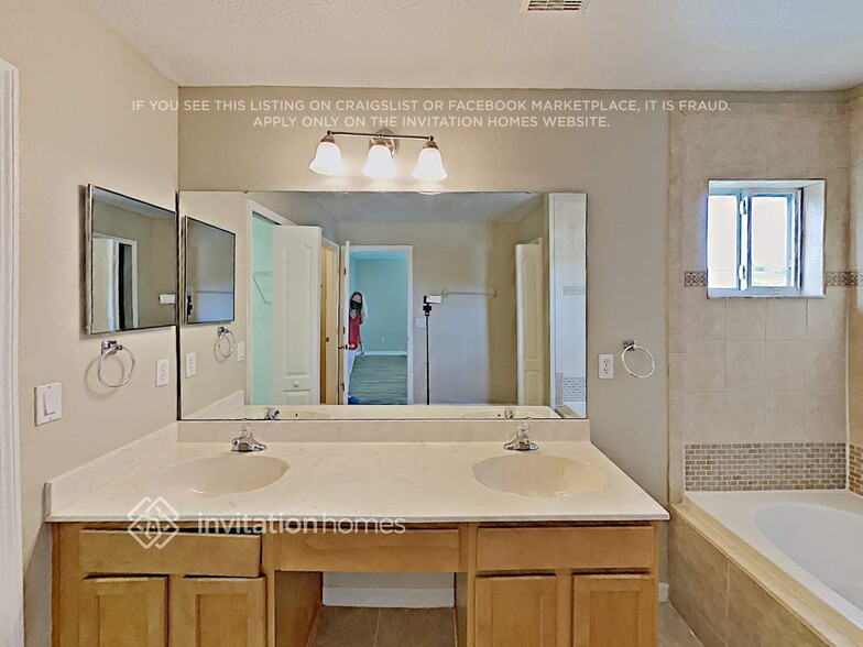 Building Photo - 1647 Portcastle Cir