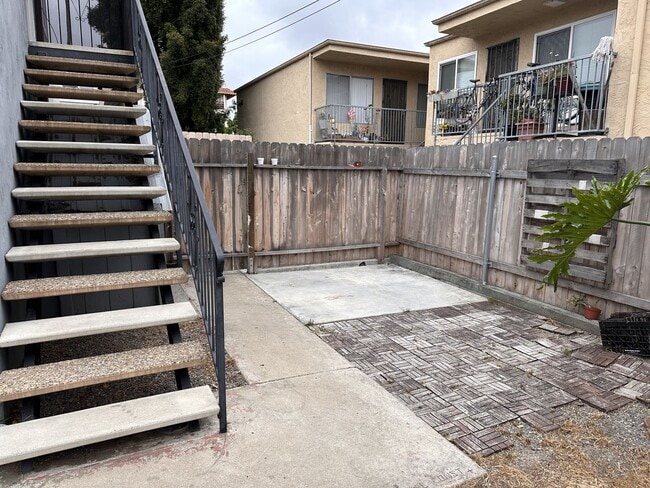 Building Photo - Gorgeously Remodeled Two Bedroom Condo Wit...