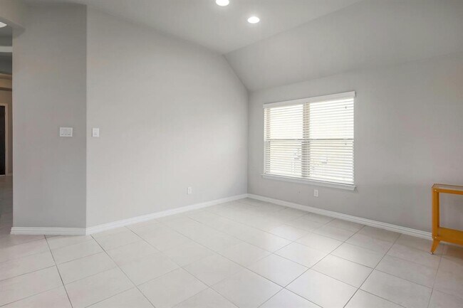 Building Photo - 3916 Joshs Cv