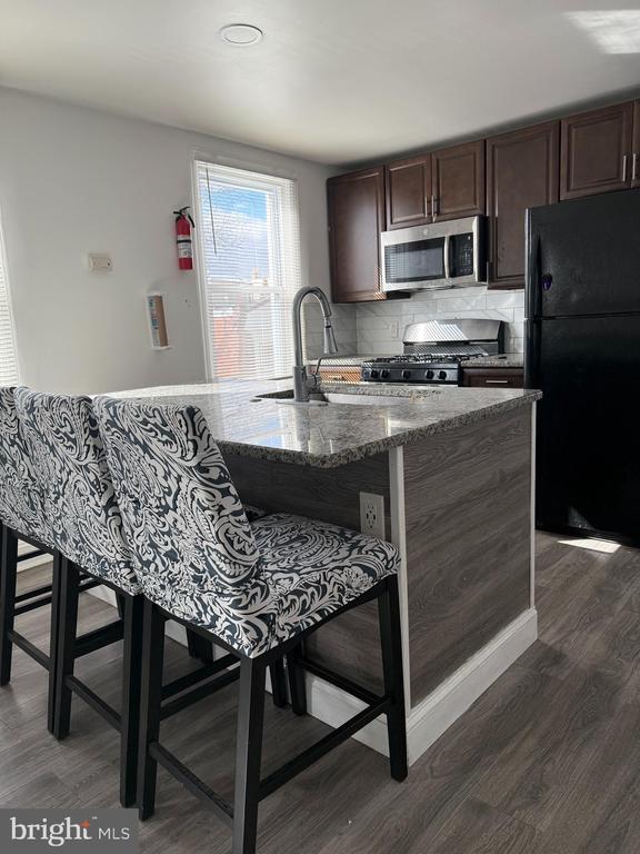 Building Photo - 6135 Vine St