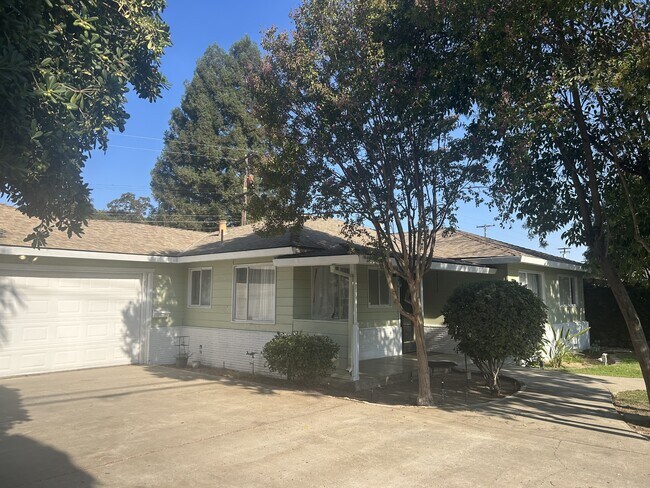 Building Photo - 137 Las Flores Ave