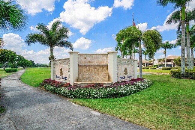 Building Photo - 8566 Casa Del Lago