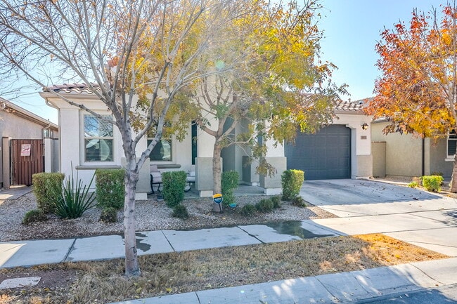 Building Photo - 9935 E Thornbush Ave