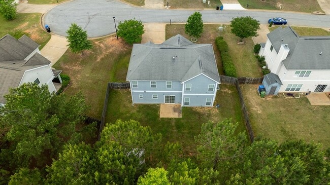 Building Photo - 4 Bedrooms, 2.5 Baths almost 2600 sf Cul-de-sac on over half acre!!!