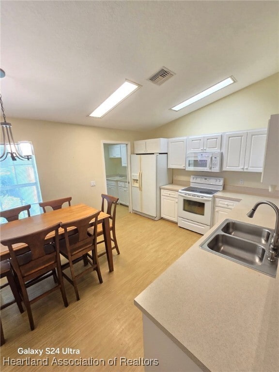 Building Photo - 1401 Valencia Ave