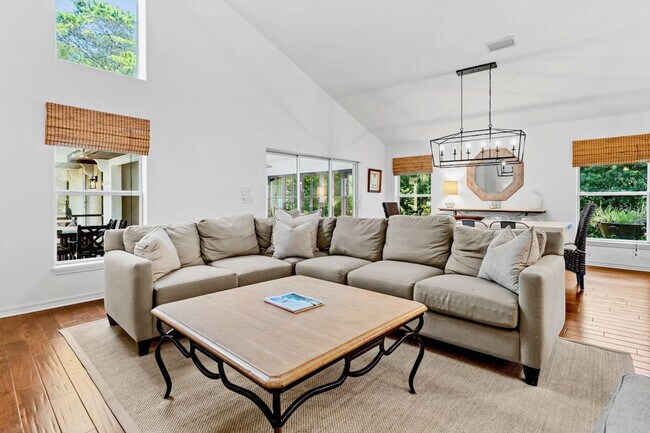 Building Photo - 4639 Paradise Isles