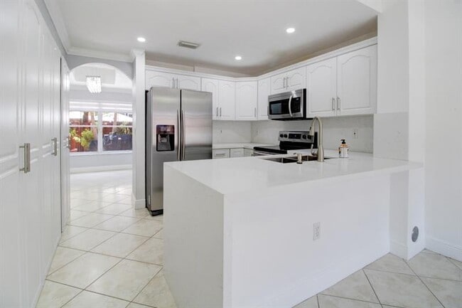 Building Photo - 8544 NW 140th Terrace