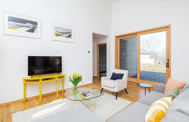 Building Photo - 22 St Mary's Rd