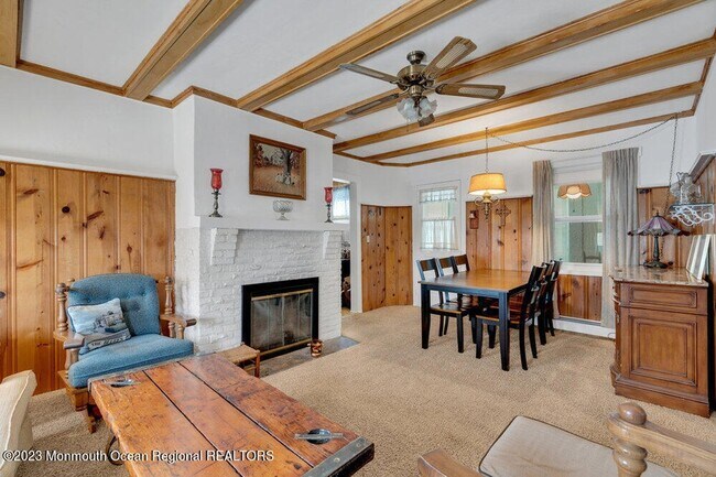 Building Photo - 683 Main Ave