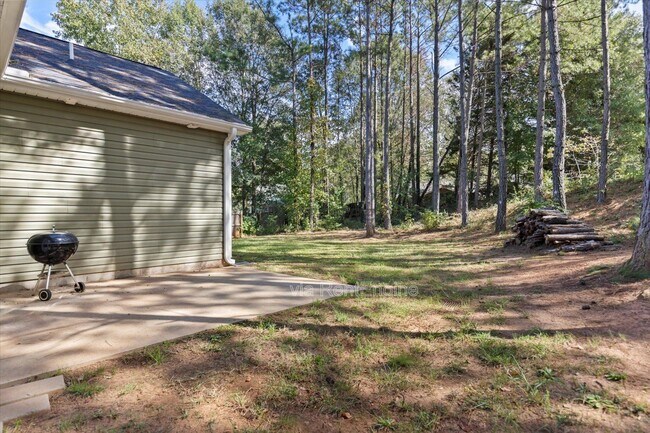 Building Photo - 110 Raeburn Way