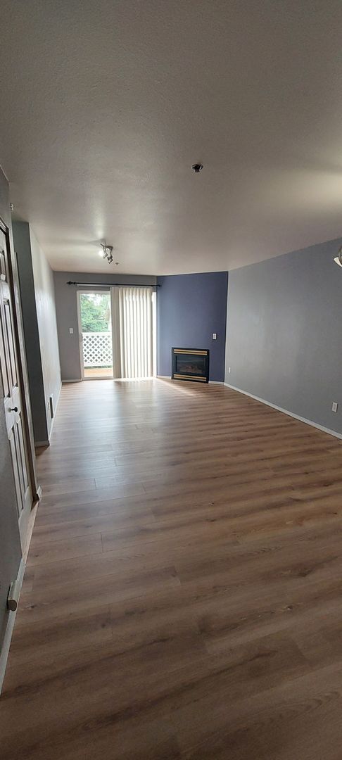 Building Photo - 2709 W Maplewood Ave