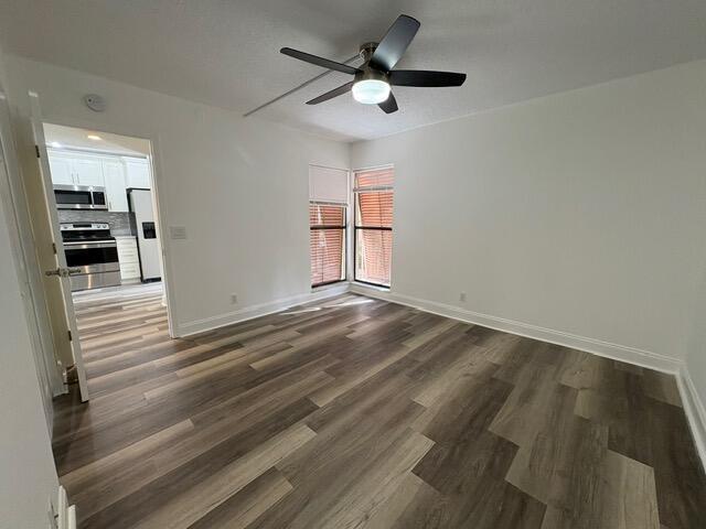 Building Photo - 3939 NE 5th Ave