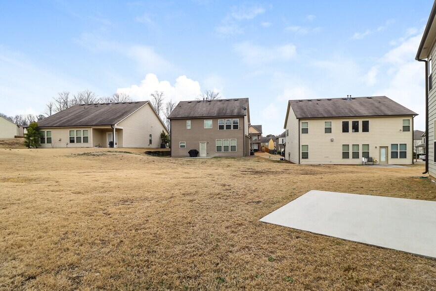 Building Photo - 831 Collingsworth Ln NE