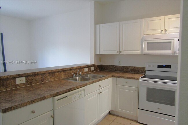 Building Photo - 1485 NE 33rd Rd