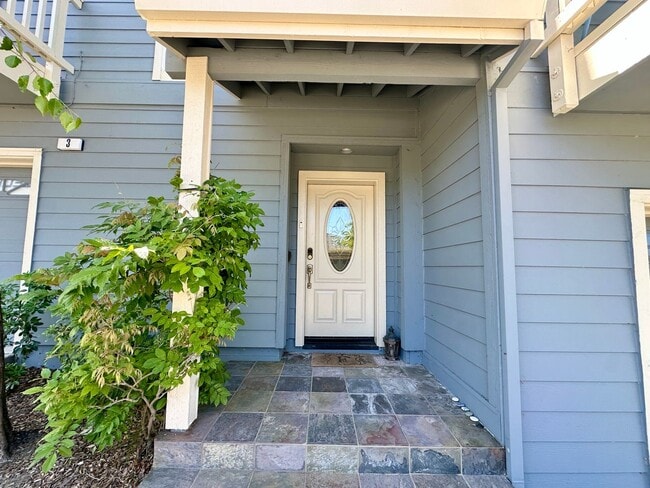 Building Photo - San Rafael Hillside Retreat