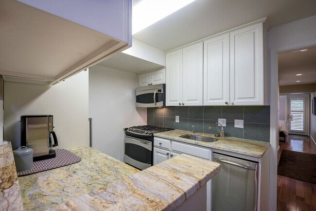 Building Photo - 1001 New Hampshire Ave NW