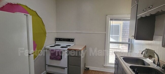 Building Photo - 103 Lincoln St