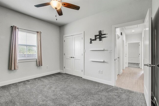 Building Photo - 109 Les Ln