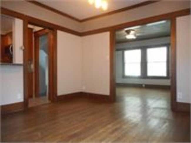 Building Photo - 992 8th St