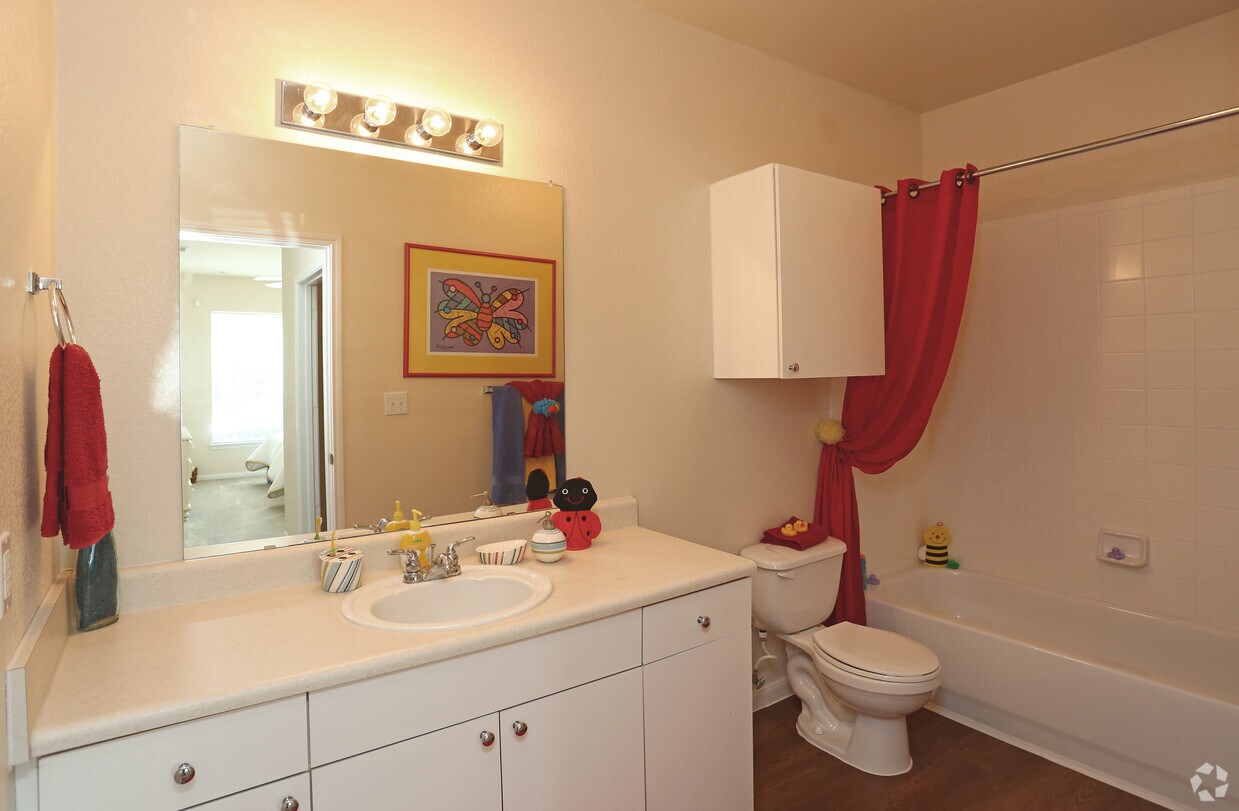 estates at hollister