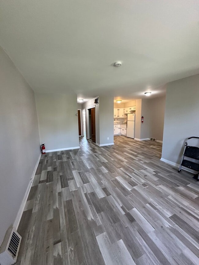 Building Photo - 356 Beverly Blvd