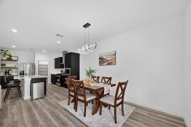 Building Photo - 3233 Creston Gate Dr