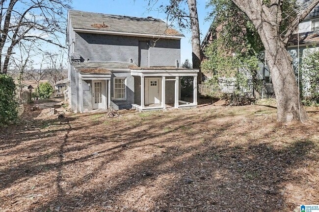 Building Photo - 1811 Fairfax Ave