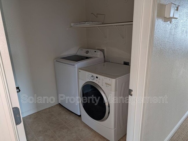 Building Photo - 1613 Centennial Dr