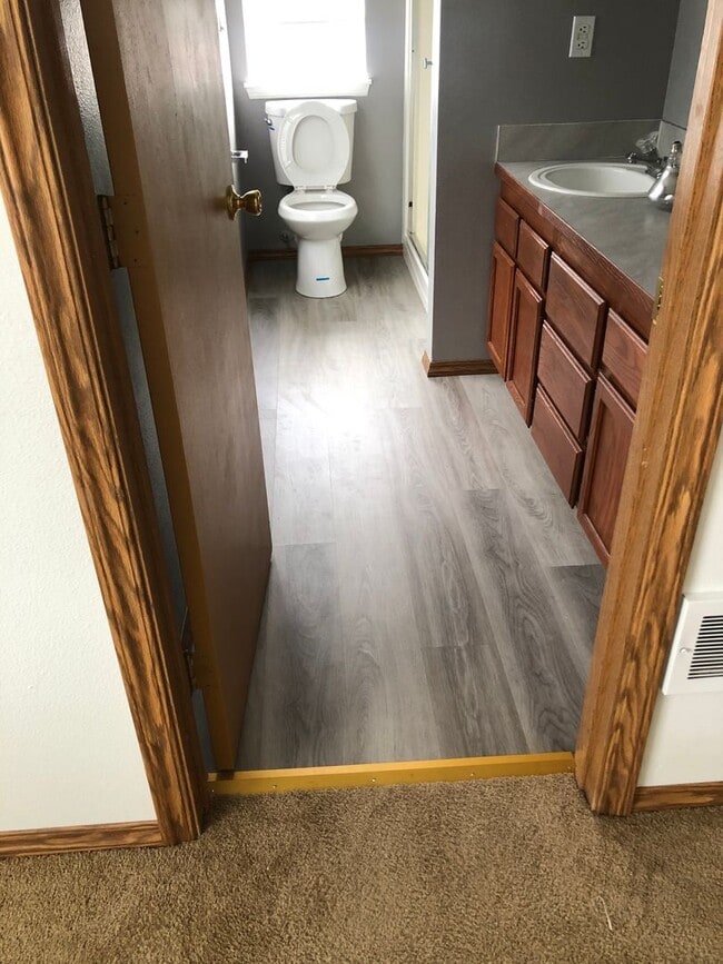 Building Photo - 3bd/2.5ba House in Tacoma