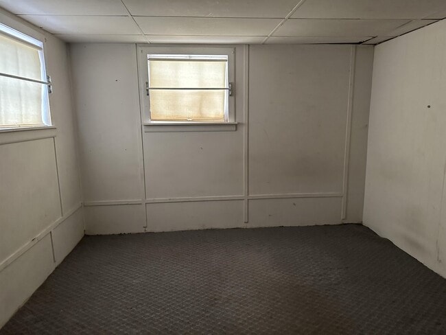 Building Photo - 1220 Chester Ave